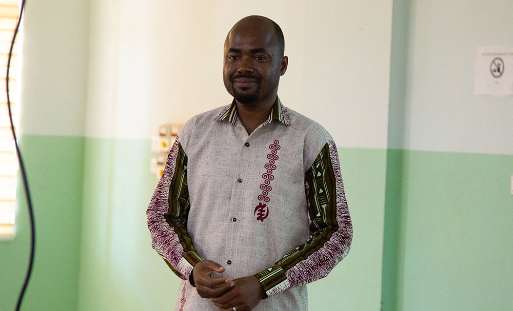 Dr Andrew Donkor