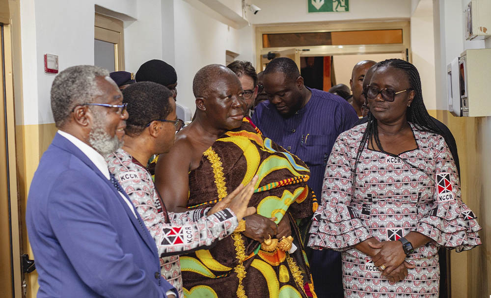 Otumfour Osei Tutu with VC