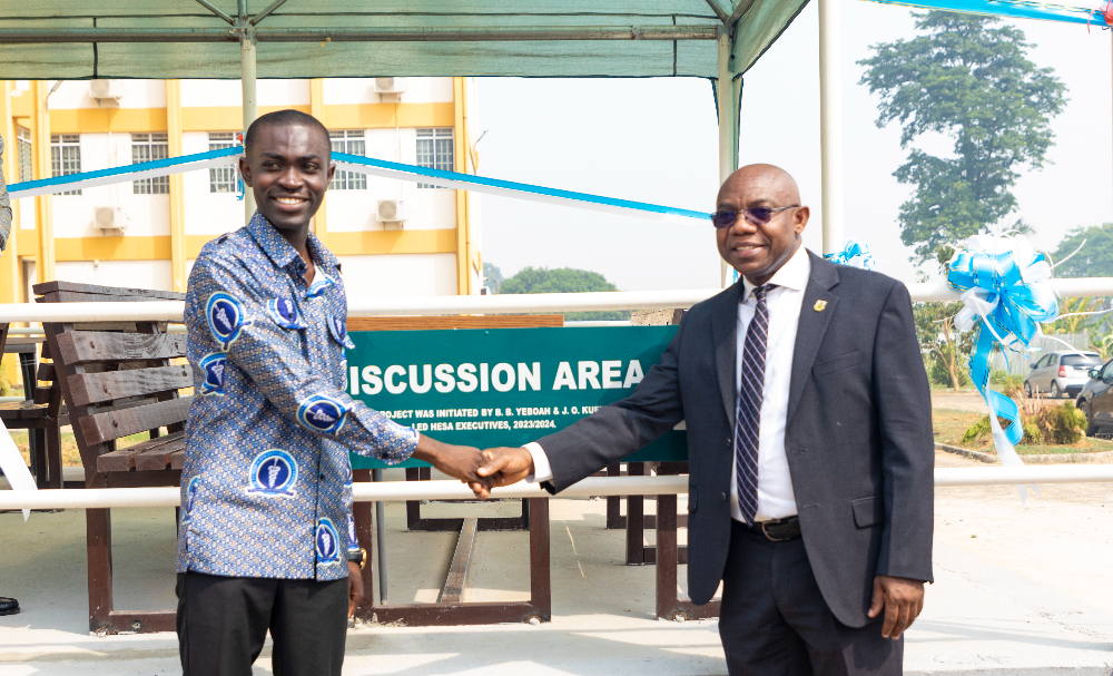2023/24 President of HESA, Mr Bernard Bosoma Yeboah (L) and The Provost of the College of Health Sciences, Professor Christian Agyare (R)